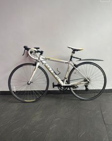 Carrera mens road/racing bike
