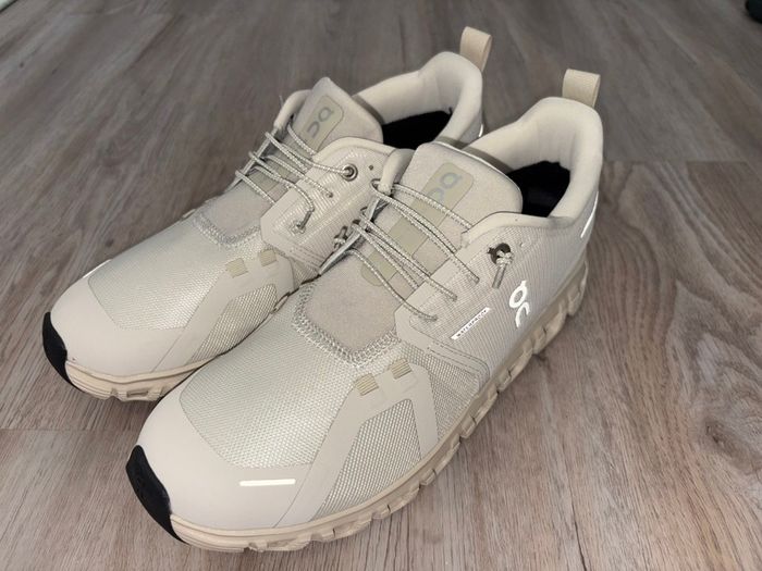 On cloud 6 waterproof mens trainers UK9 EU43 Brand new