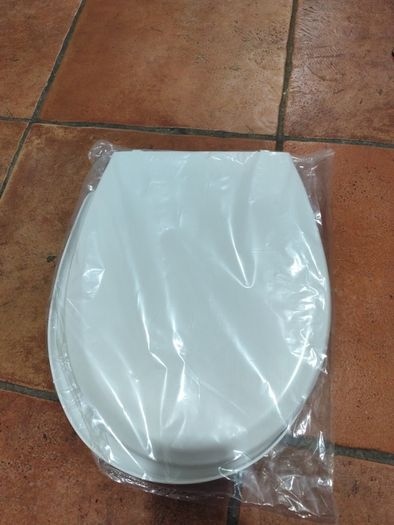 Brand new toilet seat