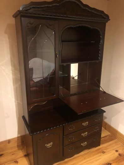 Drinks Cabinet shelf with 3 Drawers