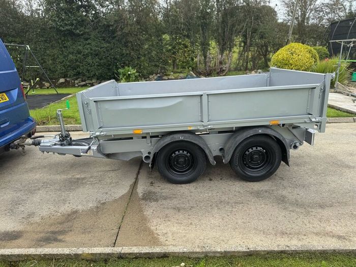 Ifor Williams electric tipping trailer