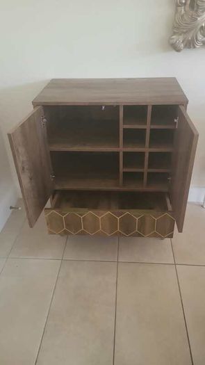 Wine cabinet