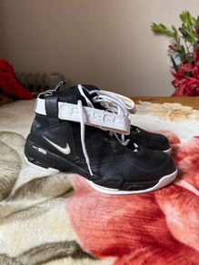 Clean Nike shoes excellent and new condition UK 6.5
