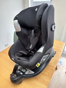 Joie i-spin 360 Child's car seat