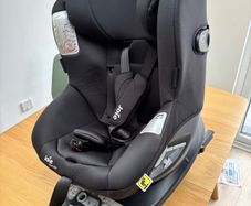 Joie i-spin 360 Child's car seat