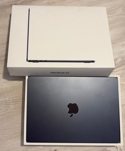 MacBook Air 13-inch M4, 16 GB, 512 GB, Midnight, 13 cycles