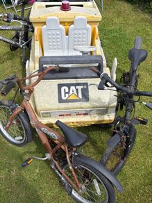3 bikes & ride on car