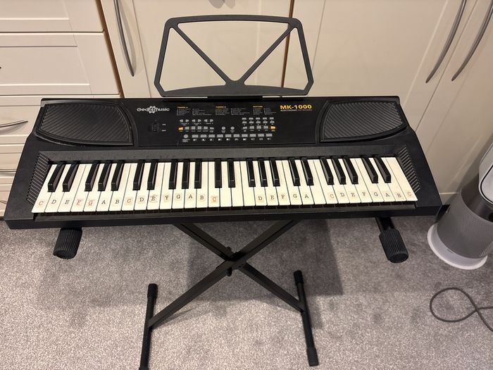 gear 4 music keyboard with stand