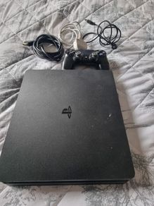 Ps4 with controller