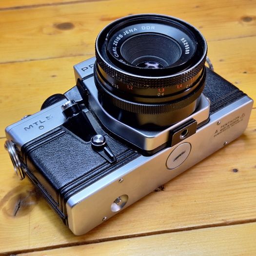 Praktica MTL 5 35mm Film SLR Camera with Carl Zeiss Jena Tessar 50mm f/2.8 M42 Lens - 4233