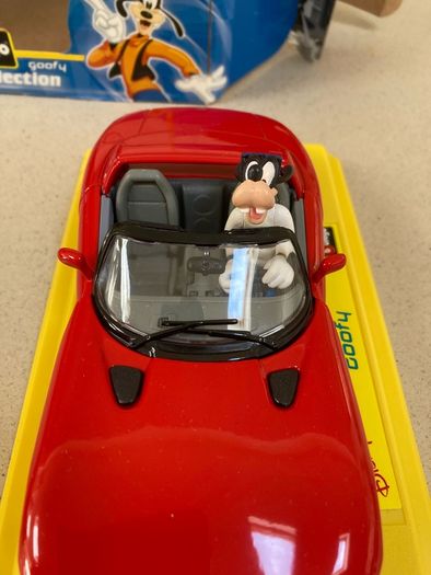 Disney Goofy Dodge Viper 1/24 Burago