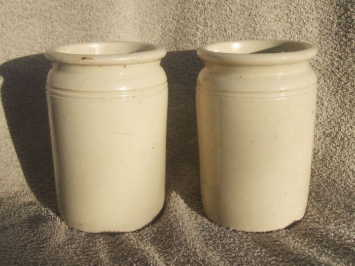 Two antique stoneware jars (c.1910s) - both in excellent undamaged condition (5.5" height)