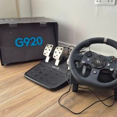 Logitech G920 Driving Force Racing Wheel and Pedals