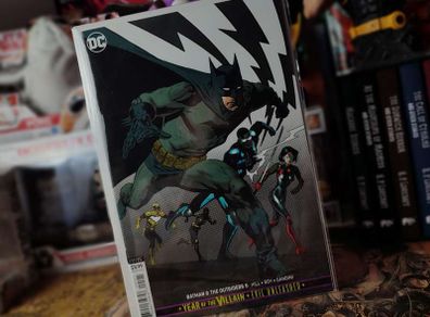 Batman and the Outsiders ! Issue #5 !  Kevin Nowland Variant Cover ! 2019 ! by DC Comics !