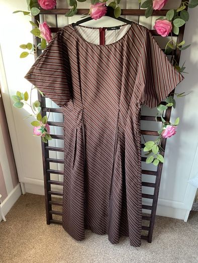 dress brown striped cotton dress with pockets size 12