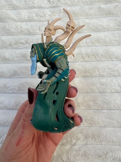Warcraft Guldan Action Figure Damaged One horn is Broken Used approx. 9 cm (without horns) Used Please see photos
