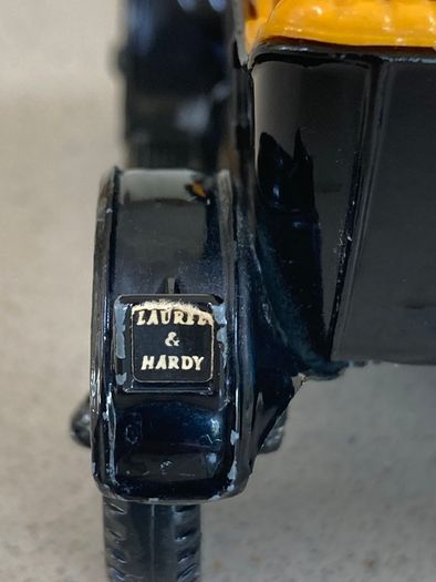 Lauren & Hardy 60's Polistil Scale 1/24 Used
