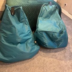 2 Extreme Lounging bean bags