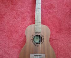 Baritone Ukulele