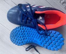 Adidas runners ( size uk-12)