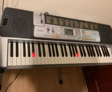 Casio Keyboard with Lightening keys with microphone Jack, 61 keys Standard Size Keyboard in Excellent Condition