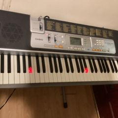 Casio Keyboard with Lightening keys with microphone Jack, 61 keys Standard Size Keyboard in Excellent Condition