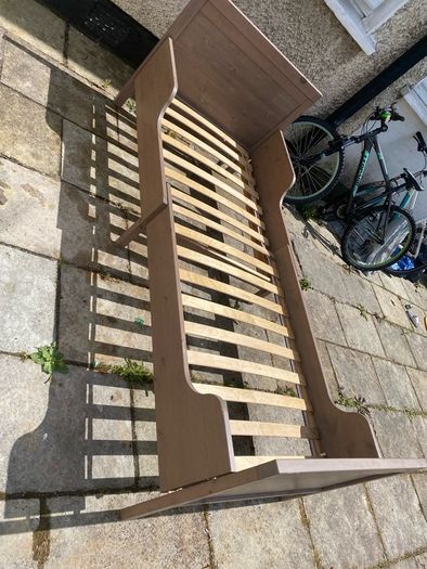 Extendable single children's bed