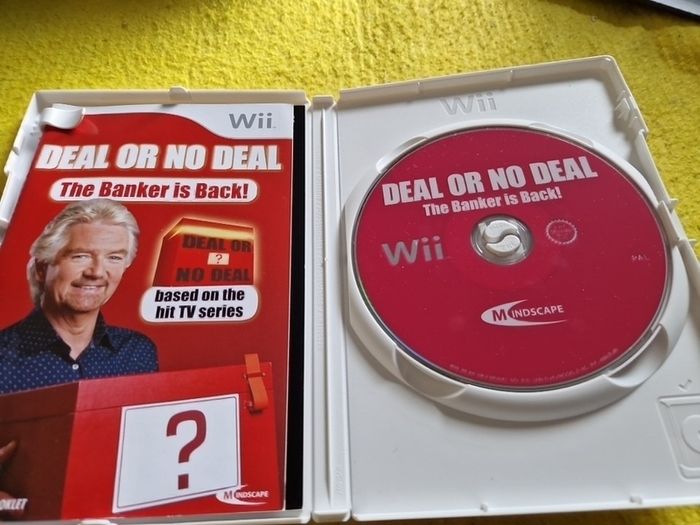Deal or No Deal The Banker is Back Nintendo Wii Games Original