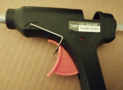 Glue Gun 20w Plus 24 Glue Sticks