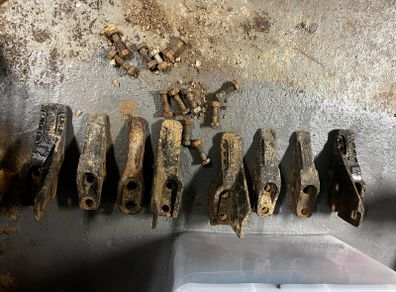 Digging bucket teeth
