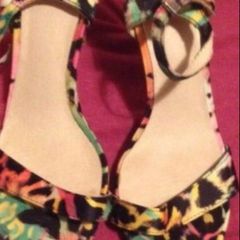 Ladies new shoes size 4