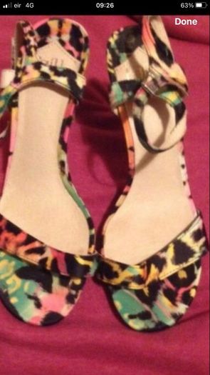 Ladies new shoes size 4