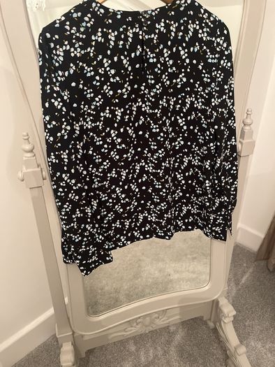 Stylish All-over Print Blouse size 10