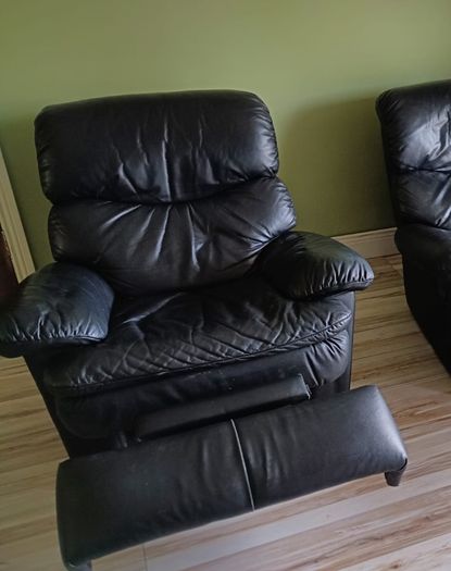 Leather 2 seater recliner and 1 seater