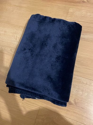 Two navy throws