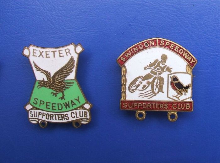 MOTORCYCLE SPEEDWAY (racing sports) - a selection of vintage Speedway Supporters' badges & two others (1960's to 1980's)