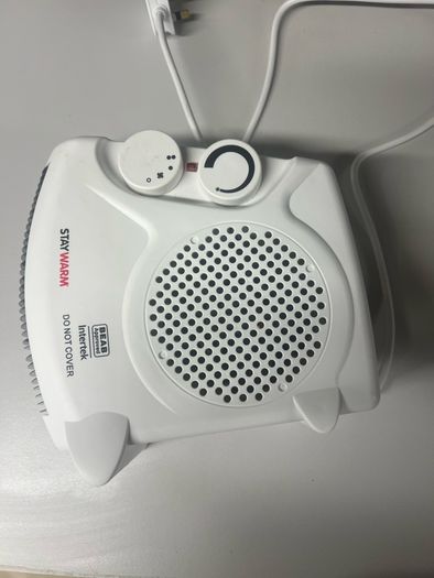 Selling a brand new StayWarm 2000W Fan Heater, completely unused and still in its original box. Perfect for fast and efficient heating.
