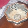 Beautiful Antique Ceramic Japanese Imari Footed Bowl in nice condition, Image 5