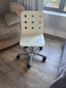 desk chair
