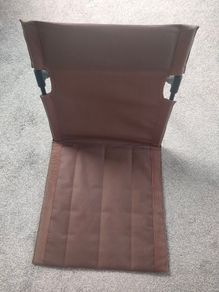 Foldable floor camping chair