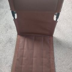 Foldable floor camping chair