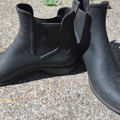 Horse riding boots