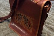 Excellent shoulder bag of exotic origins