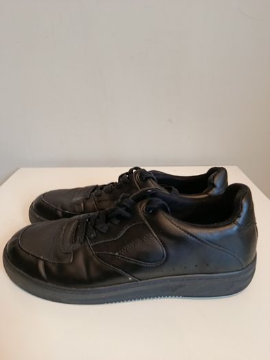 Black Sneakers