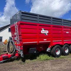 Redrock Tri axle silage trailer