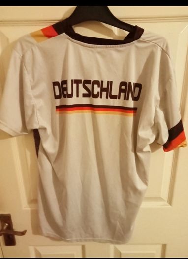 Germany Football Top. M.2014  Deutschland on front and back. Size. Medium