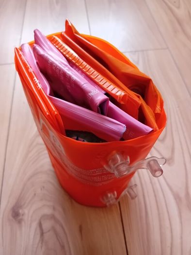 Swimming arm bands