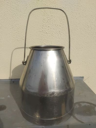 Stainless steel milk bucket