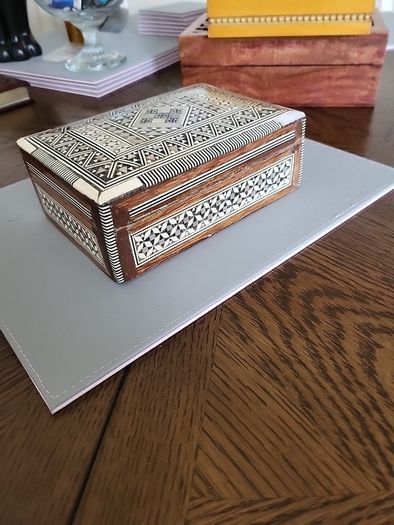 Trinket box mother of pearl