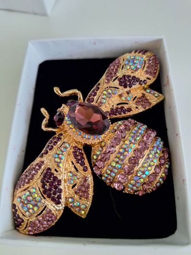 brooch